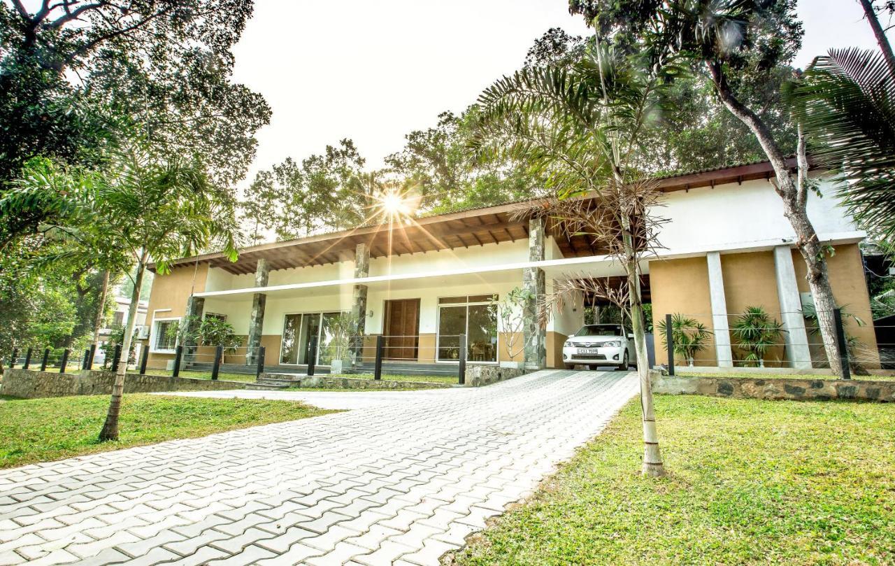 Temple Pond Villa Colombo Філяндала Екстер'єр фото
